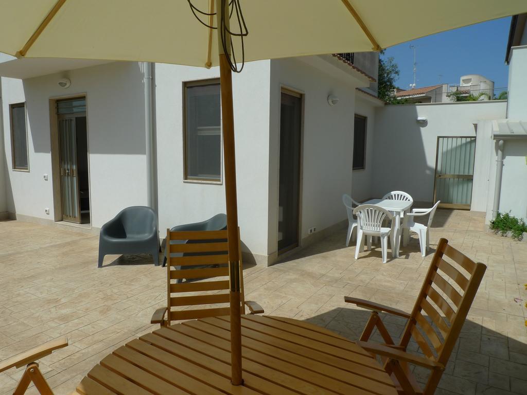 Marina Di Modica Suite Екстер'єр фото